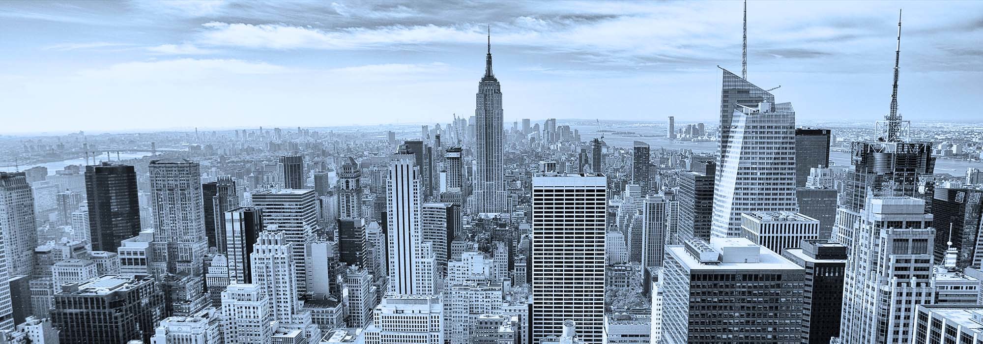 New York skyline centered on the empire state building